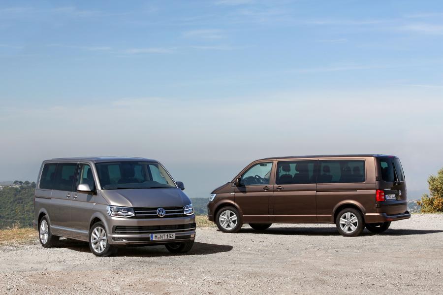  Volkswagen Multivan 2015 года  (фото 16 из 20)